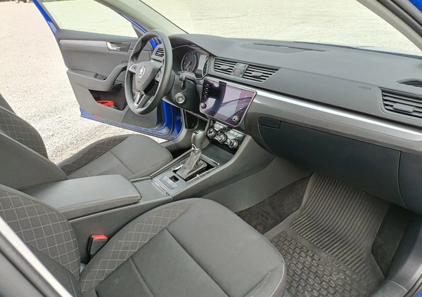 Skoda Superb cena 81200 przebieg: 148000, rok produkcji 2019 z Kraków małe 254